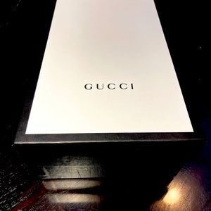 Gucci shoebox OS
8” w x 12.5” l x 4.25” d